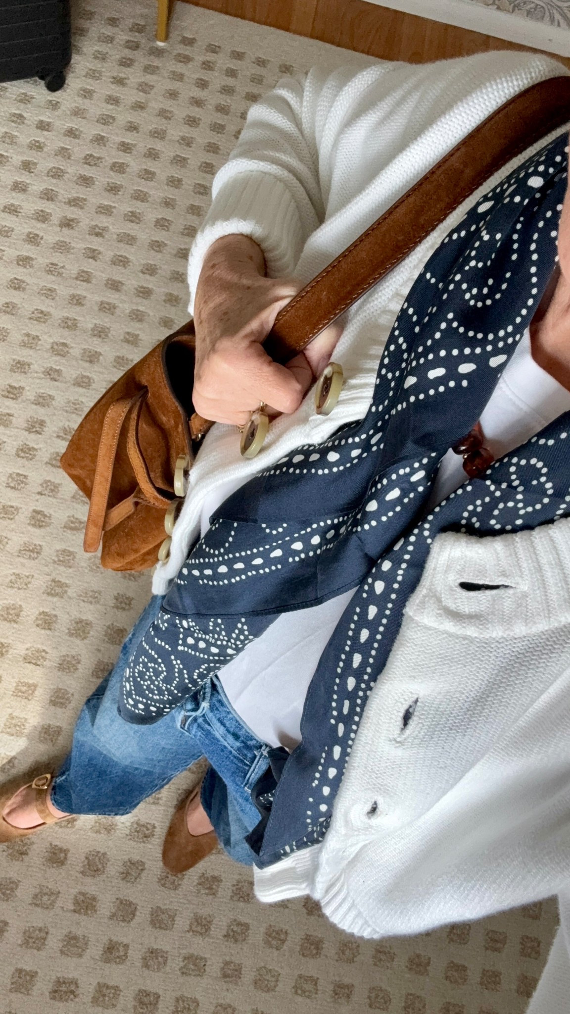 OOTD
Blue & white moment. 
Mother half-pipe fits tts
Cardigan & t-shirt fit tts 
Shoes fit tts 



#LTKmomlife #LTKootd #LTKOver40