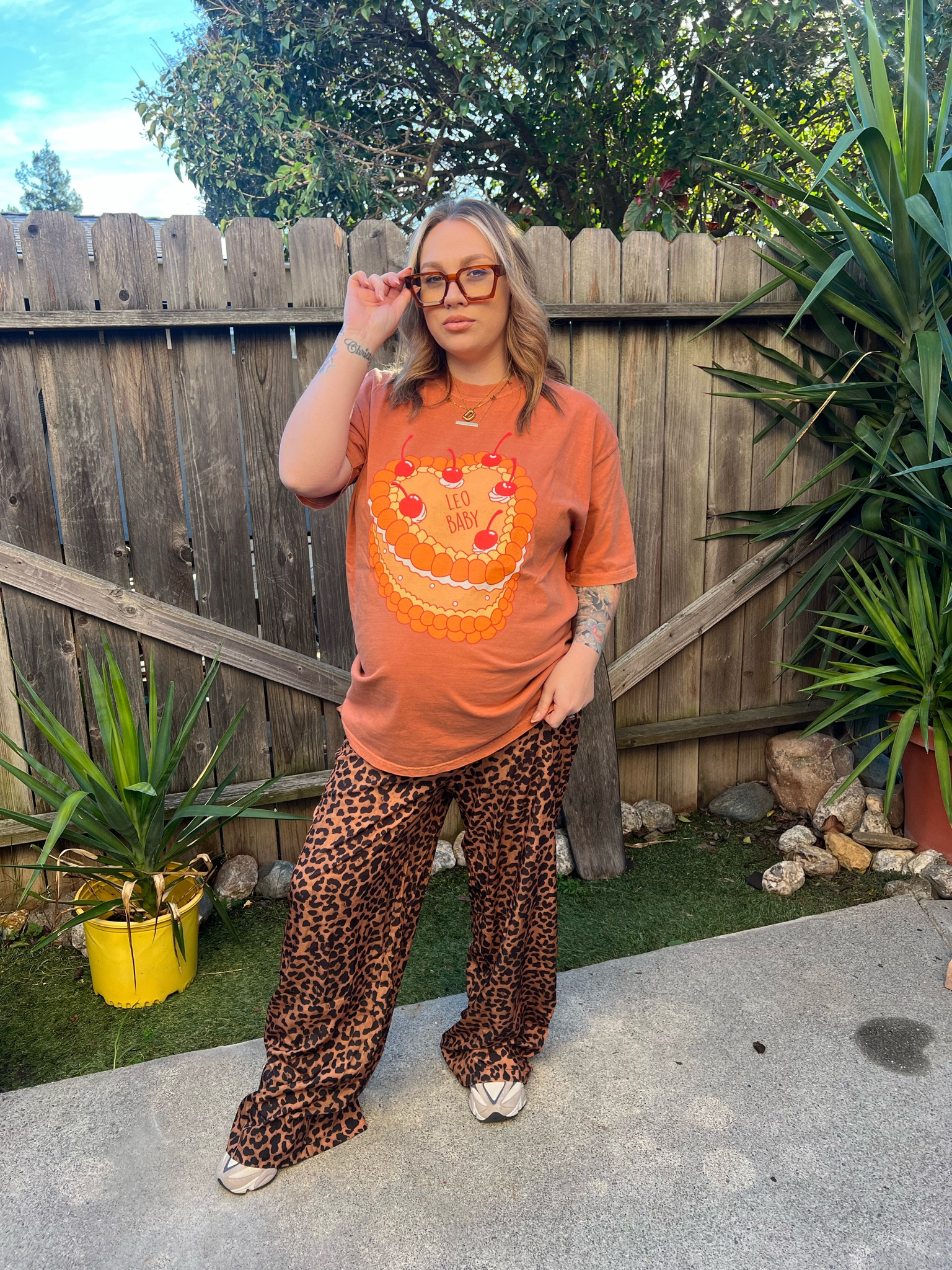 Wearing a size medium in pants// very stretchy, bump friendly 