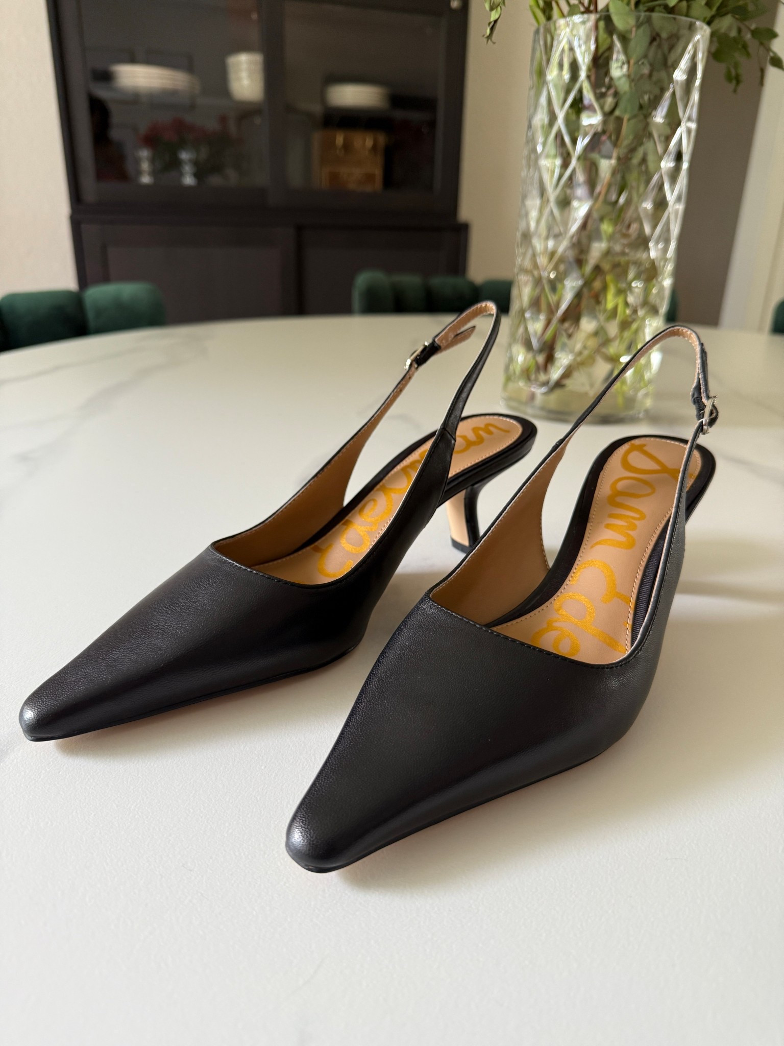 Black kitten heels 

#LTKShoeCrush #LTKOver40 #LTKStyleTip