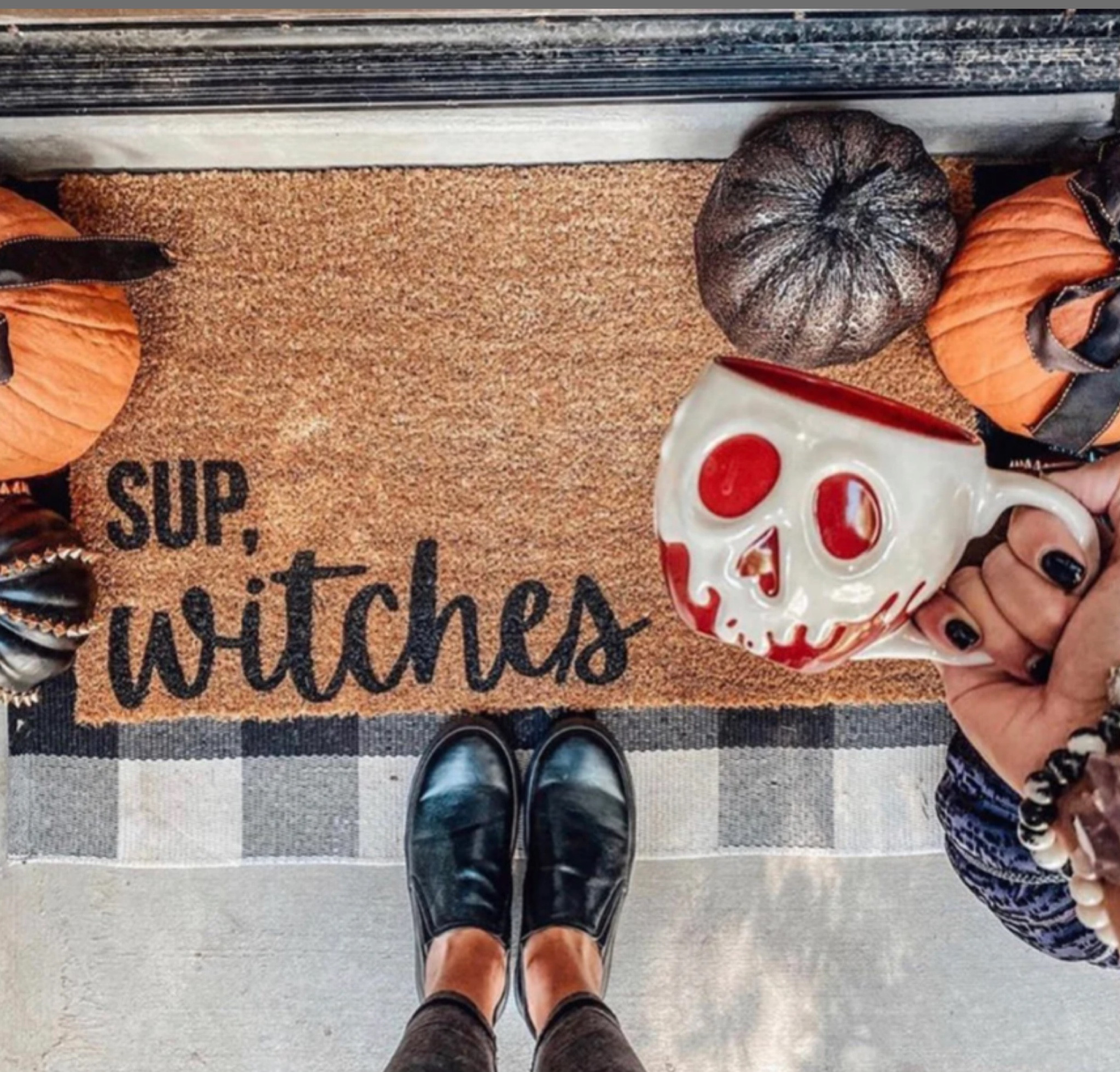 Halloween door mat from Etsy 


#falldecor #outdoordecor #halloween #doormat #seasonal #pumpkin 

#LTKSale #LTKSeasonal #LTKhome