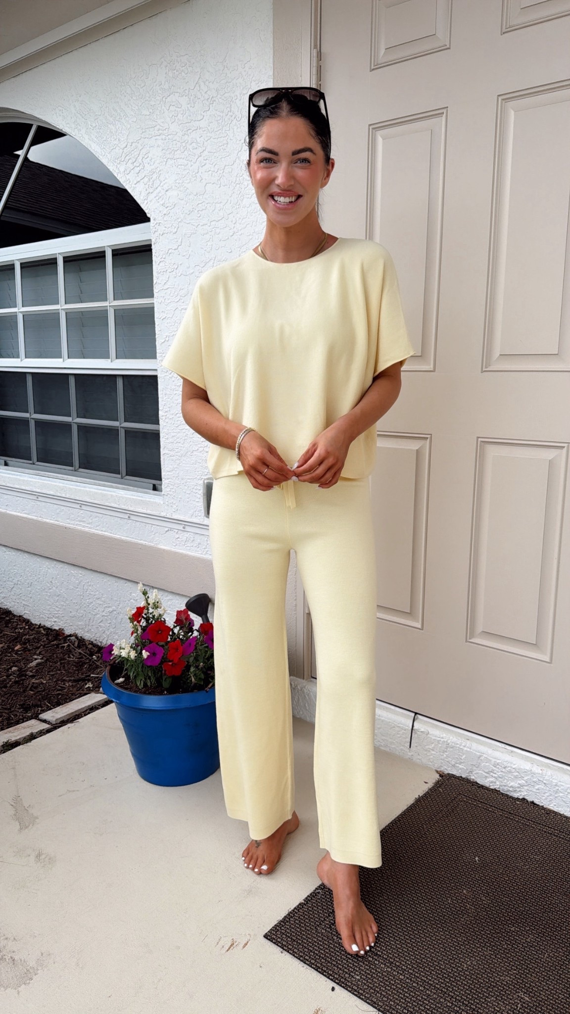 The picture of the sweater has buttons for some reason, but once you click the link, it will bring you to the correct short sleeve sweater