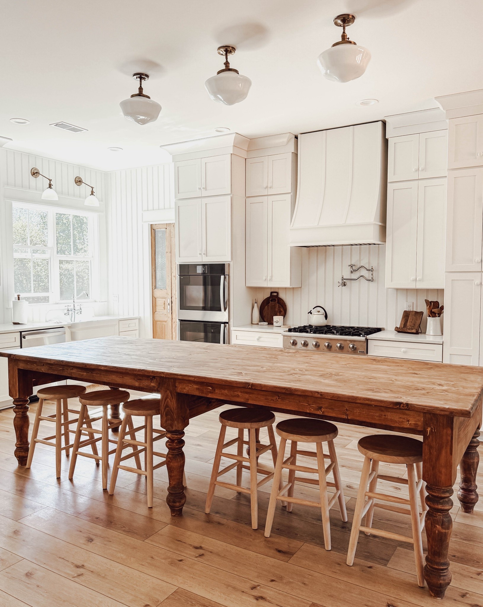 #kitchenstools #counterstools #woodenstools #cottagekitchen #vintagesink #vintagefaucet #cottagefarmhouse

#LTKHome
