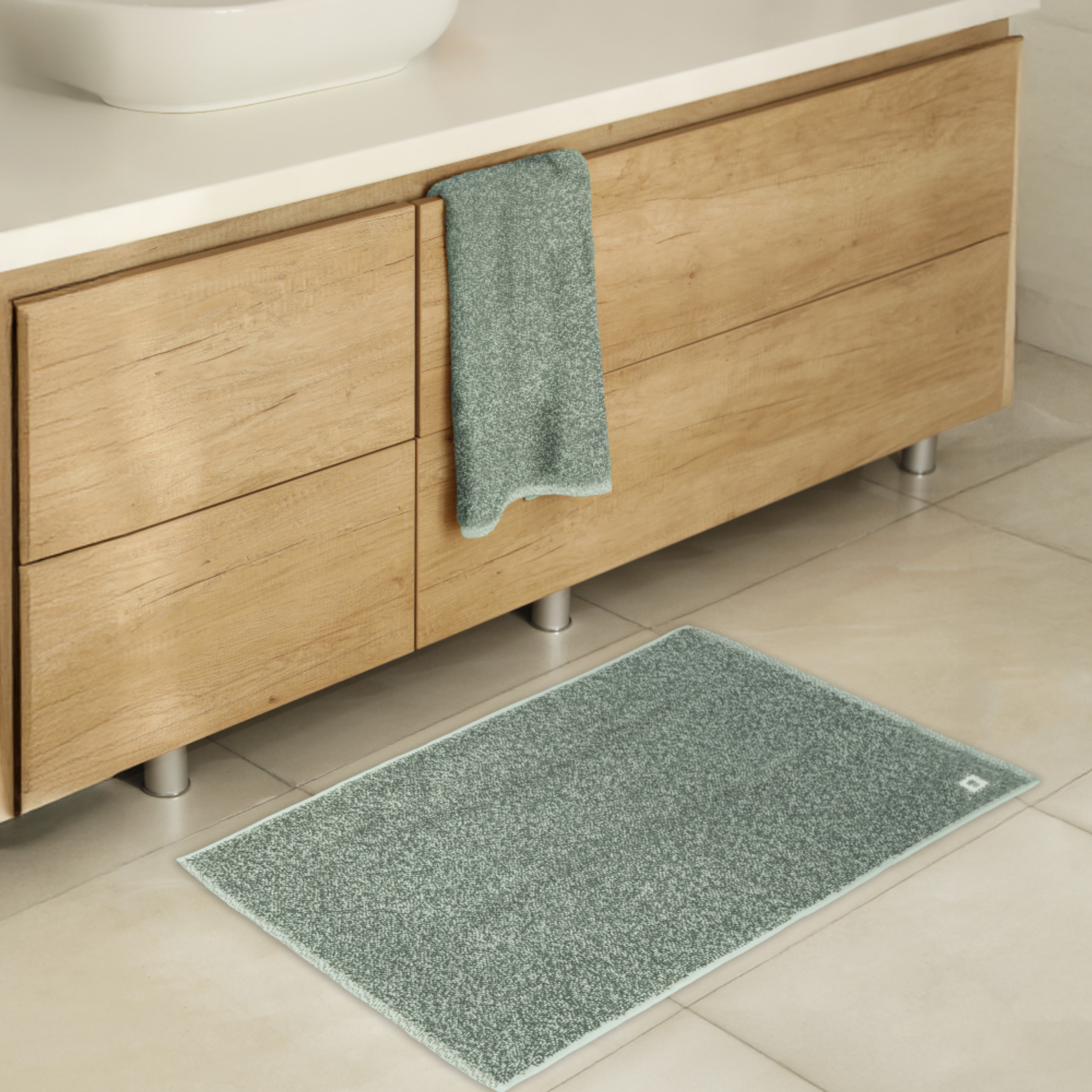 Two-Tone Bamboo Bath Mats | Cariloha