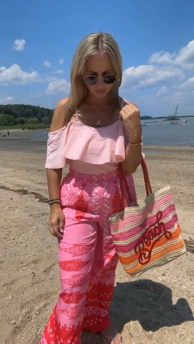 Beach outfit 

#LTKSeasonal #LTKSwim #LTKItBag