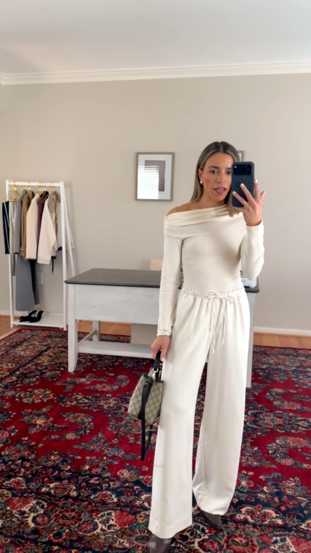 Small top & pants 

Winery outfit, cream pants

#LTKmomlife #LTKootd #LTKWorkwear