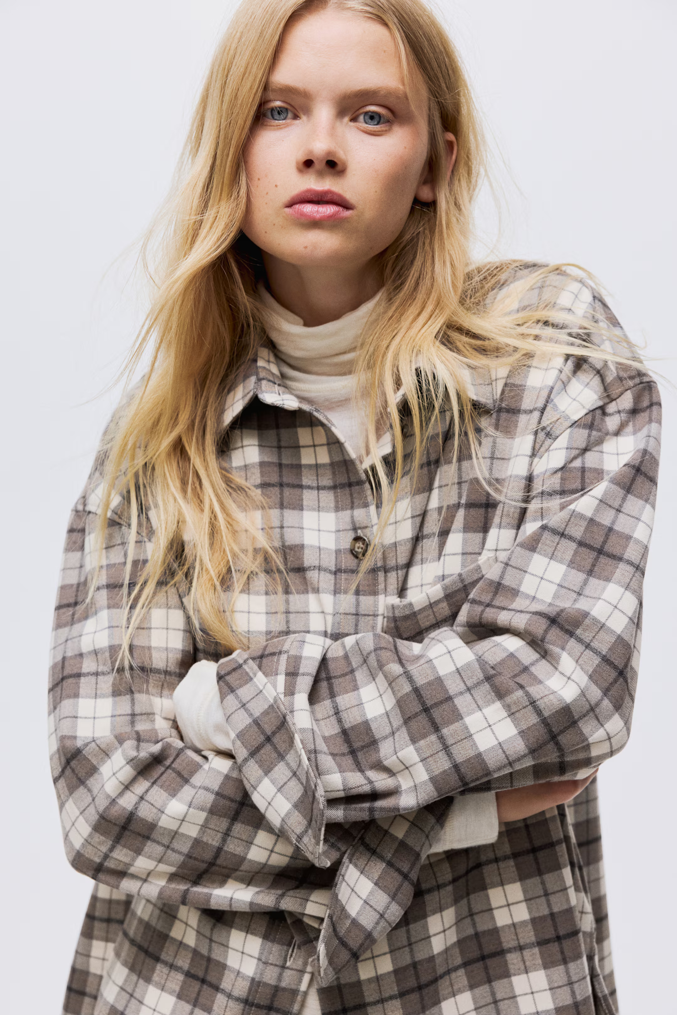 Oversized flannel shirt | H&M (UK, MY, IN, SG, PH, TW, HK)