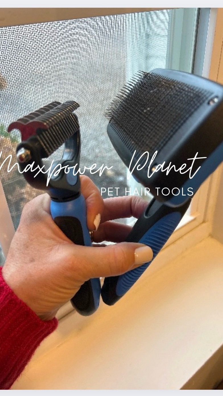 Pet parents — this brush does the work for you.
The Maxpower Planet Dog Rake & Slicker Brush gently removes loose undercoat, mats, and tangles.
Works on all hair types — dogs and cats.
Less shedding. Happier pets.

#PetGrooming #Deshedding #DogTok #CatTok #PetCare #SheddingSeason