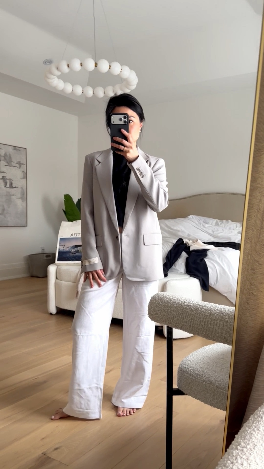 Weekend to workwear outfit inspo - this tee shirt and linen pull up pants combo transitions so easily to the office by just throwing on a blazer 💅



#LTKstyletip #LTKsummer #LTKworkwear