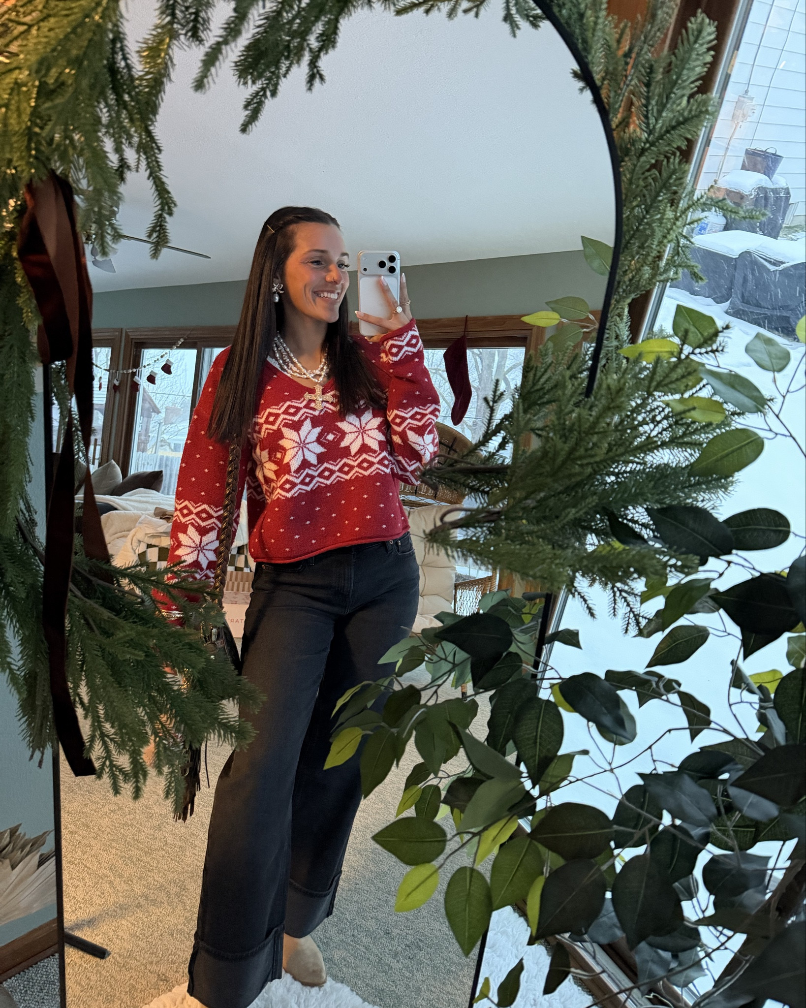 Ootd— work party edition 🎄🎁✨❤️

Snowflake red sweater: Drygoods
Rings/Jewelry: Altar’d State + 12th Tribe
Boots: Altar’d State 

#LTKWorkwear #LTKHoliday #LTKootd