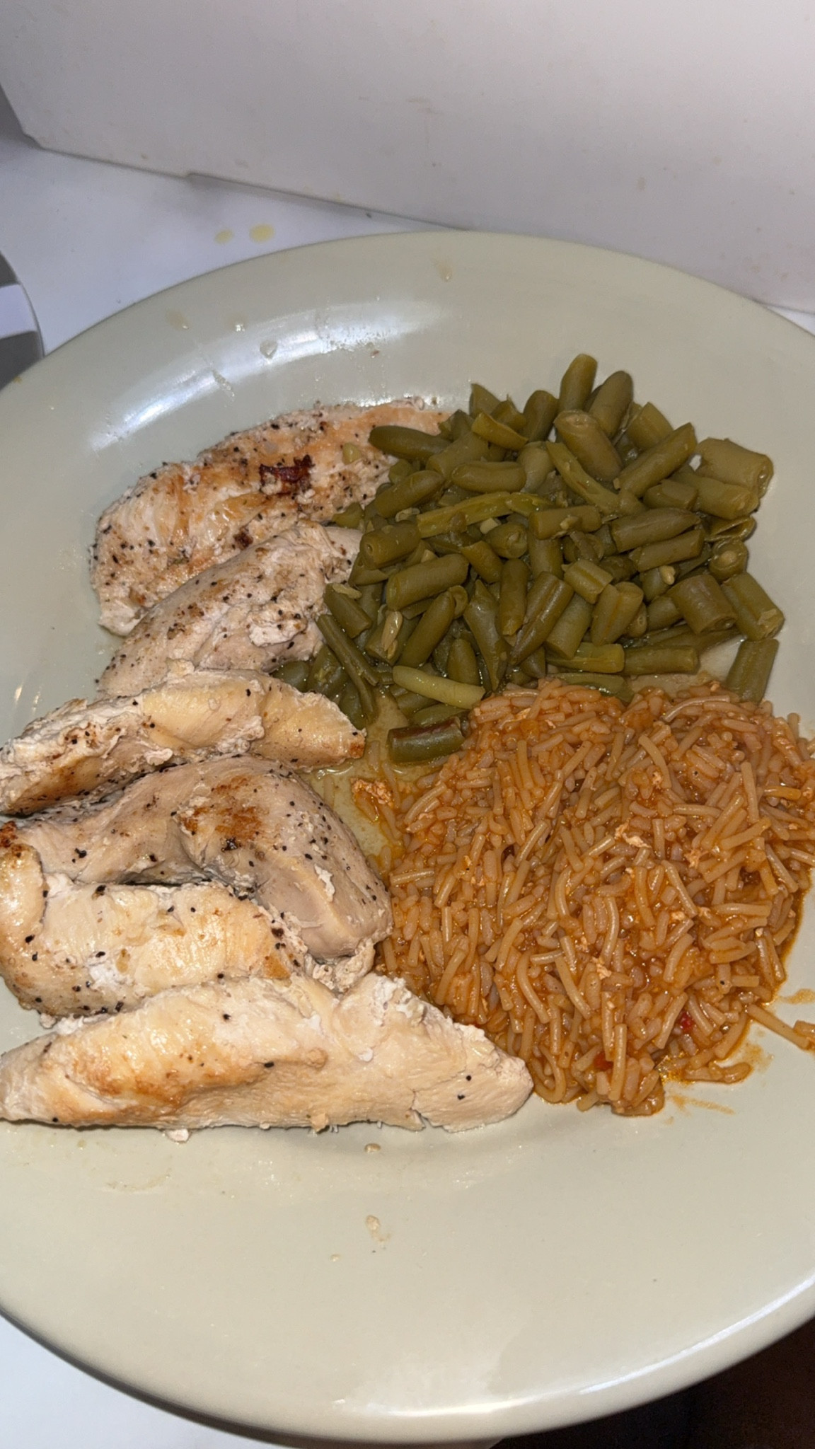 Dinner dinner chicken, green beans and Spanish rice 

#LTKfoodie #LTKdayinmylife #LTKmomlife