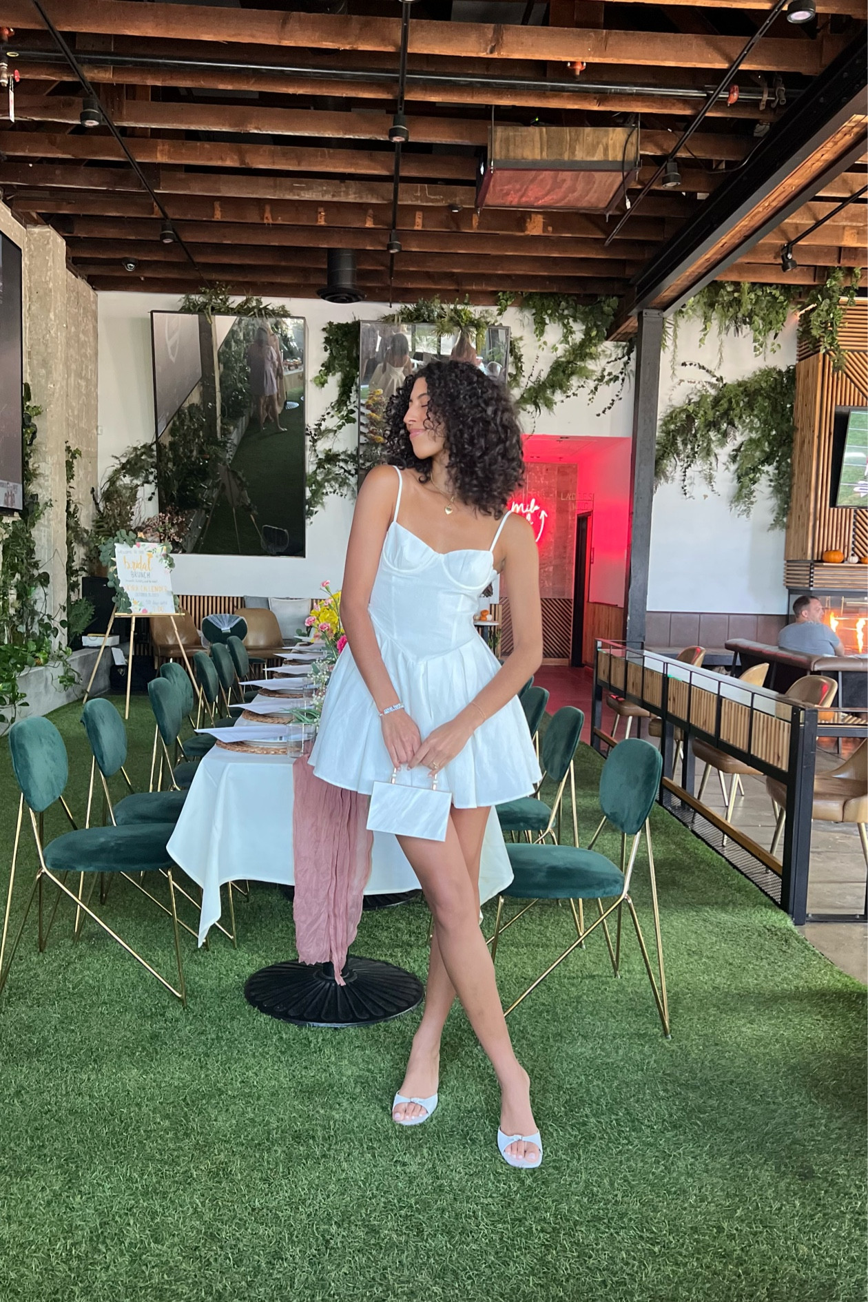 showered with love 🤍🌸✨

white mini linen dress: Meshki
White kitten heel: mango 
pearl champagne clutch: zara