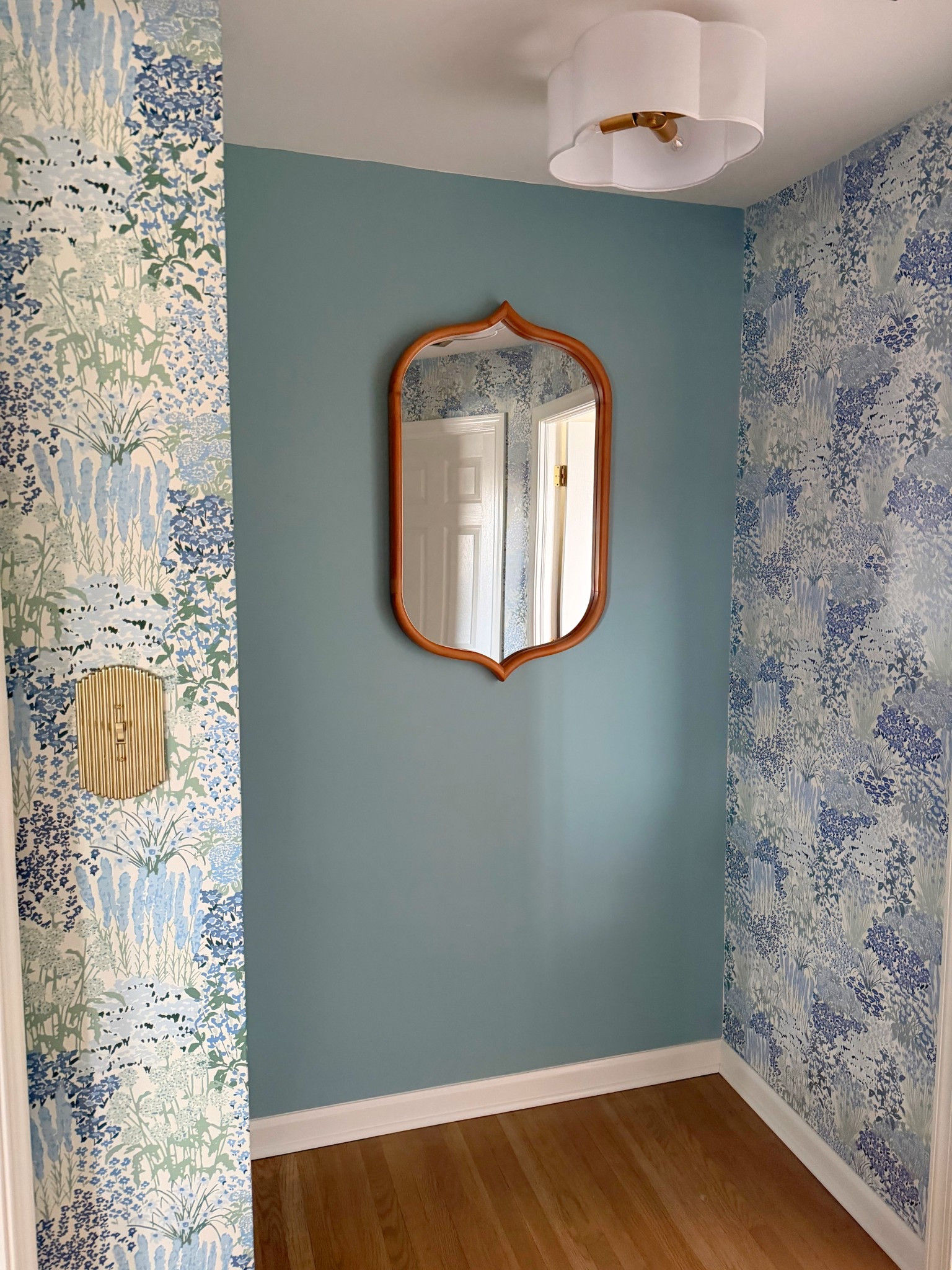 The most gorgeous wallpaper ever 😍

#LTKHome