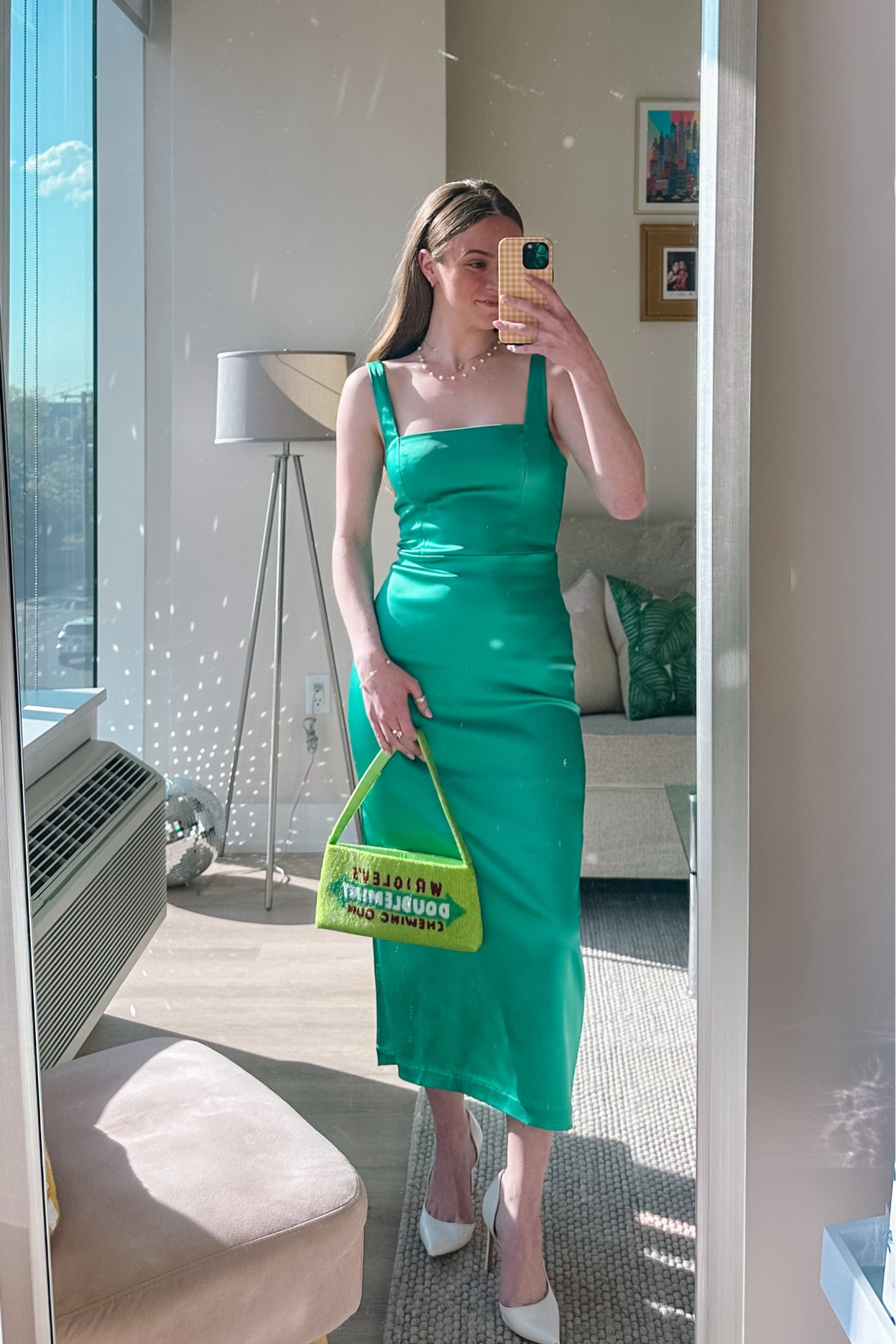 Heading to the NYCB Gala this evening!! Love breaking out the fun accessories for events like these 💚 Linking this amazing Abercrombie dress below, as well as some fun bags to pair with any outfit!! 