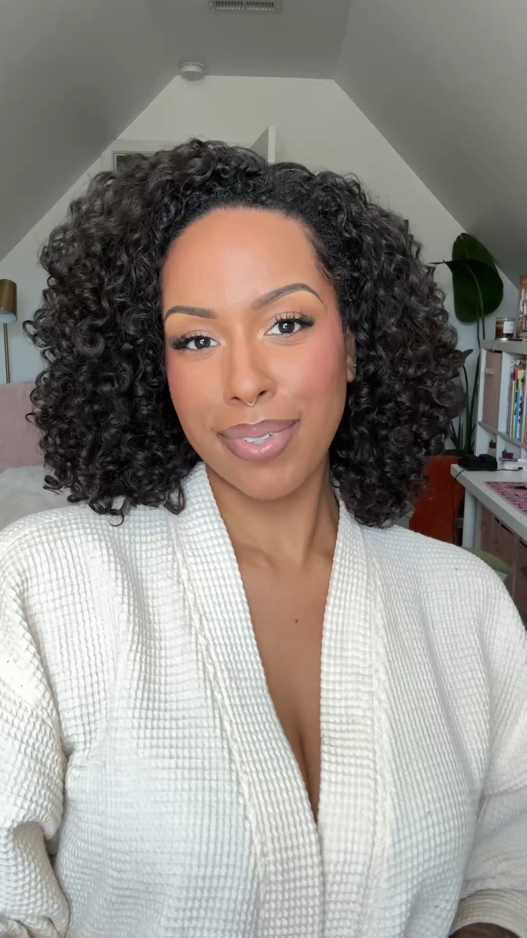 Let’s Try Outre Beach Babe ☀️⛱️🌊

Went to a ballet with Adrian this past weekend and wanted to wear something shorter than my beloved Frodio half wig. I’ve had Beach Babe in my collection for a minute and she came in clutch. She’s a great everyday length and a great price, usually under $20. I’m wearing a color 2. 

#LTKgrwm #LTKTall #LTKBeauty