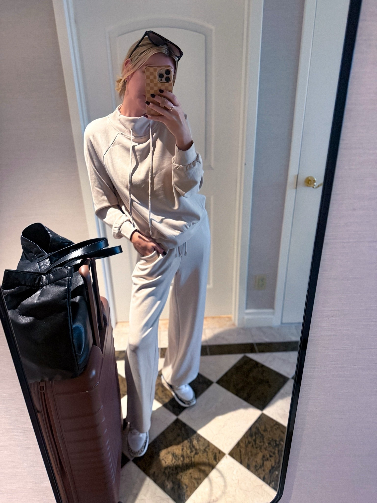 Easy travel outfit!

#LTKmomlife #LTKgrwm #LTKootd