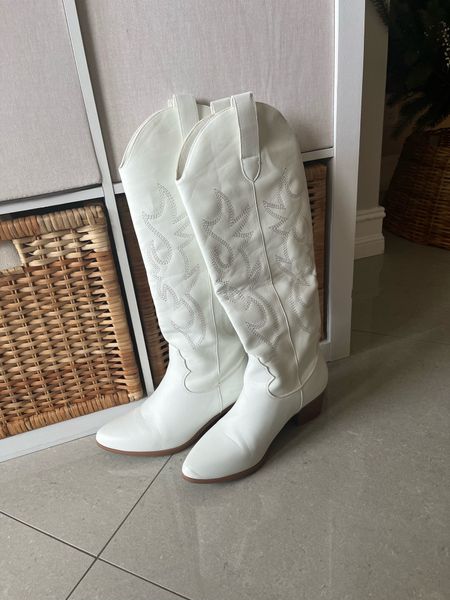 White cowboy boots! So comfortable 

#LTKfindsunder50 #LTKshoecrush