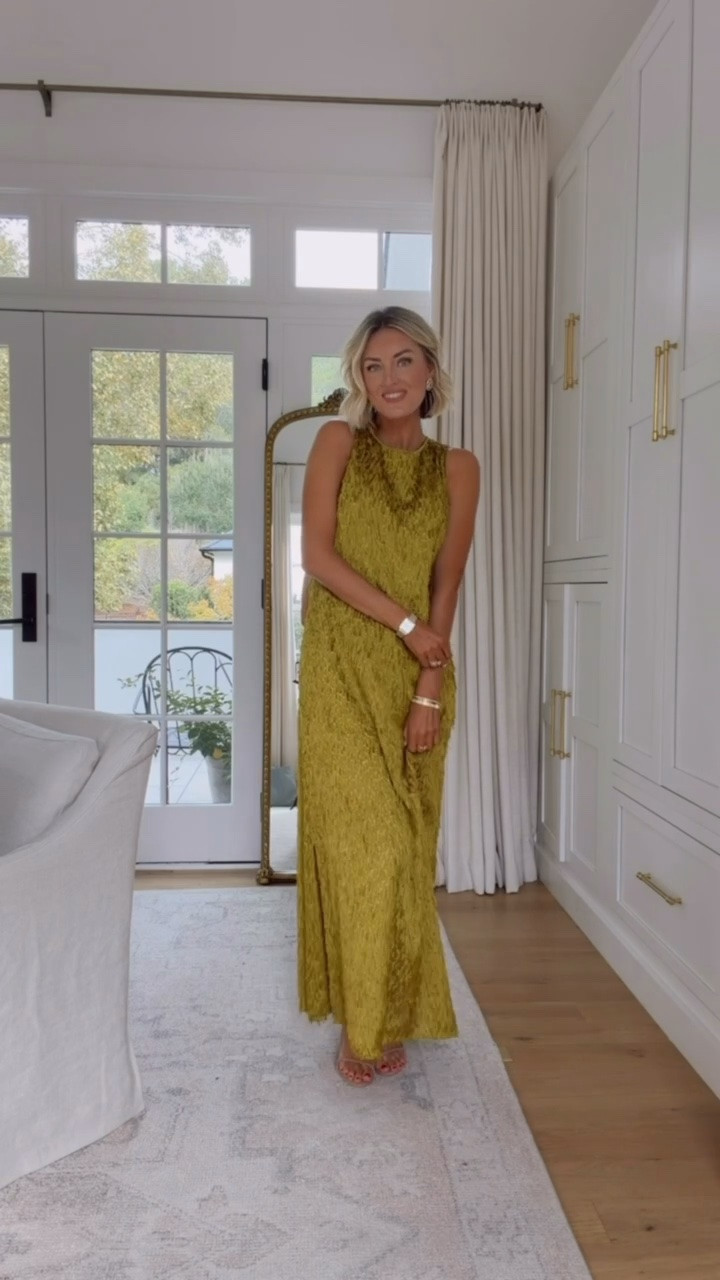 How fun is this fringe chartreuse dress?! Perfect for a fall wedding! Wearing XS!

Loverly Grey, fall cocktail dress, fall formal dress, wedding guest dress, black tie dress

#LTKSeasonal #LTKWedding