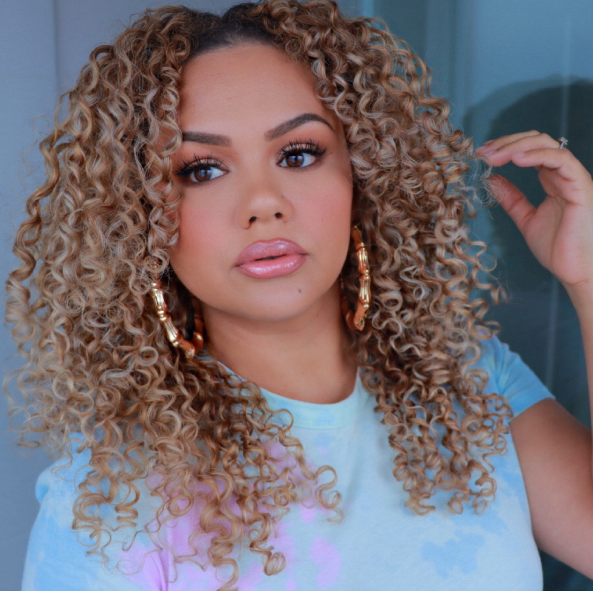 Curls, earrings and lashes! Sign me up ✨❤️

#LTKstyletip #LTKbeauty