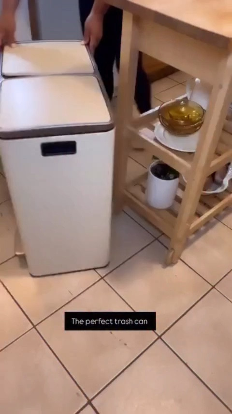 New kitchen upgrade ✨ the perfect trash can and I’m obsessed with this color 😍
It’s the little details that make your space feel put together

Comment “TRASH CAN” and I’ll send you the link straight to your DMs 💌

#kitchenupgrade #homeessentials #modernkitchen #cozyhome #homedecorfinds