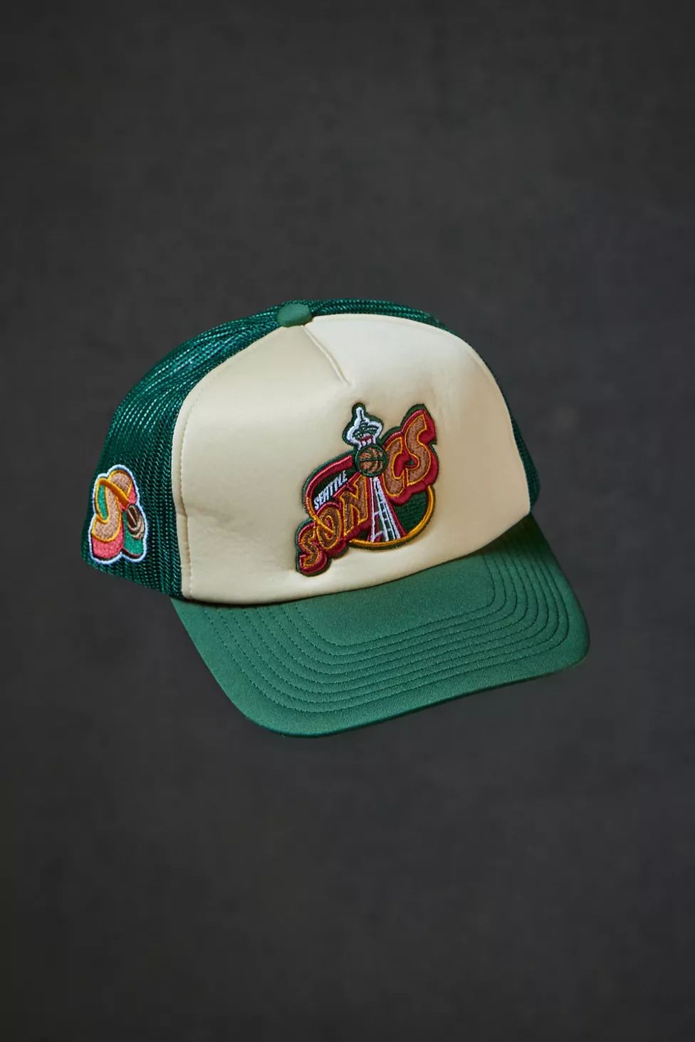 Mitchell & Ness Seattle Sonics Trucker Hat | Urban Outfitters (US and RoW)