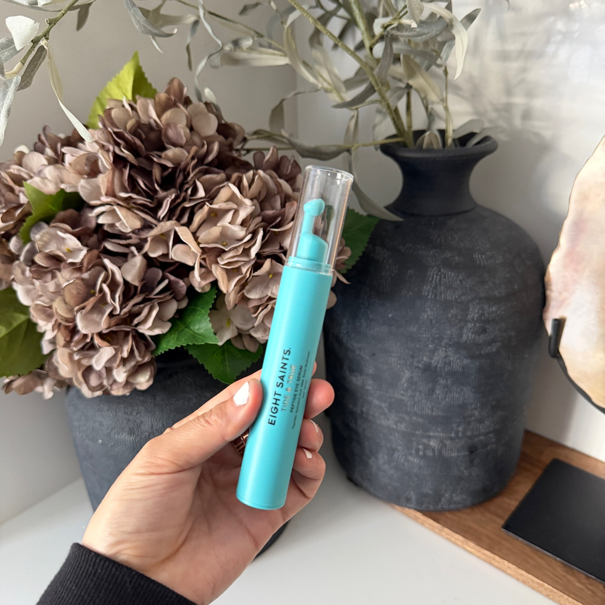 Eight saints tide and true peptide eye serum 