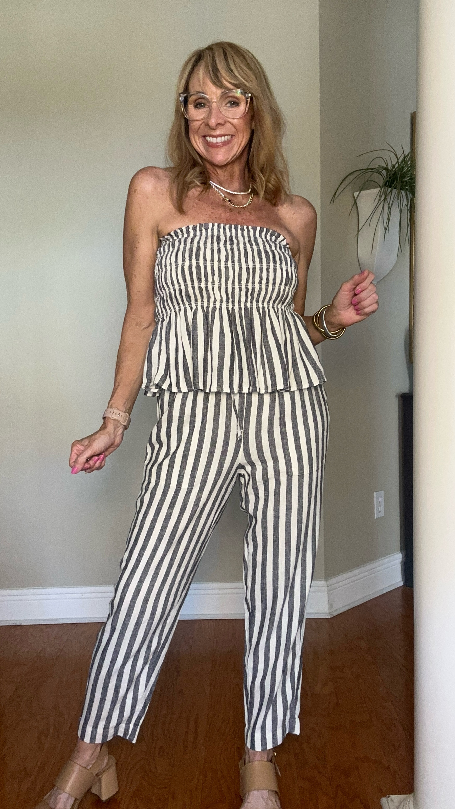 Way too cute! $45 for both pieces? Crazy! So comfortable and so cute. Perfect for your beach vacation, spring break, and of course wear it out to lunch or dinner! Heck I’m gonna wear it when I work from home! 

#LTKWatchNow #LTKStyleTip #LTKFindsUnder50