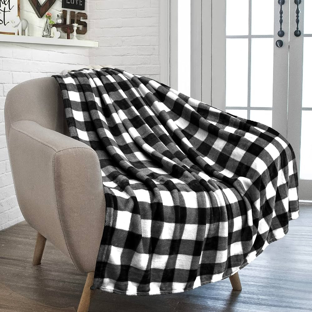 PAVILIA Black and White Buffalo Plaid Fleece Throw Blanket for Couch, Soft Checkered Flannel Blan... | Amazon (US)