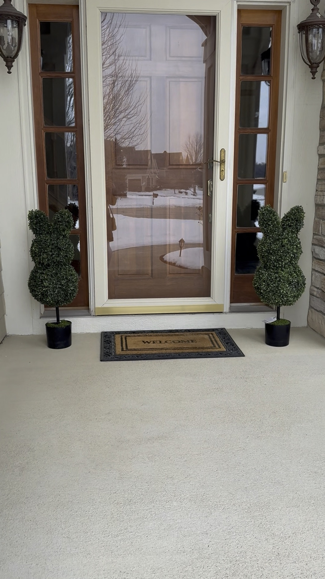 Walmart Easter Bunny Topiary! 🐰🌿

These topiary bunnies would make the perfect front porch decor! I’ll share how I decorate them soon.

Linking a few more Walmart Easter decor finds below ☺️

Easter home decor / Easter decorations / Walmart home / Bunny topiaries

#LTKHome #LTKWatchNow #LTKSeasonal