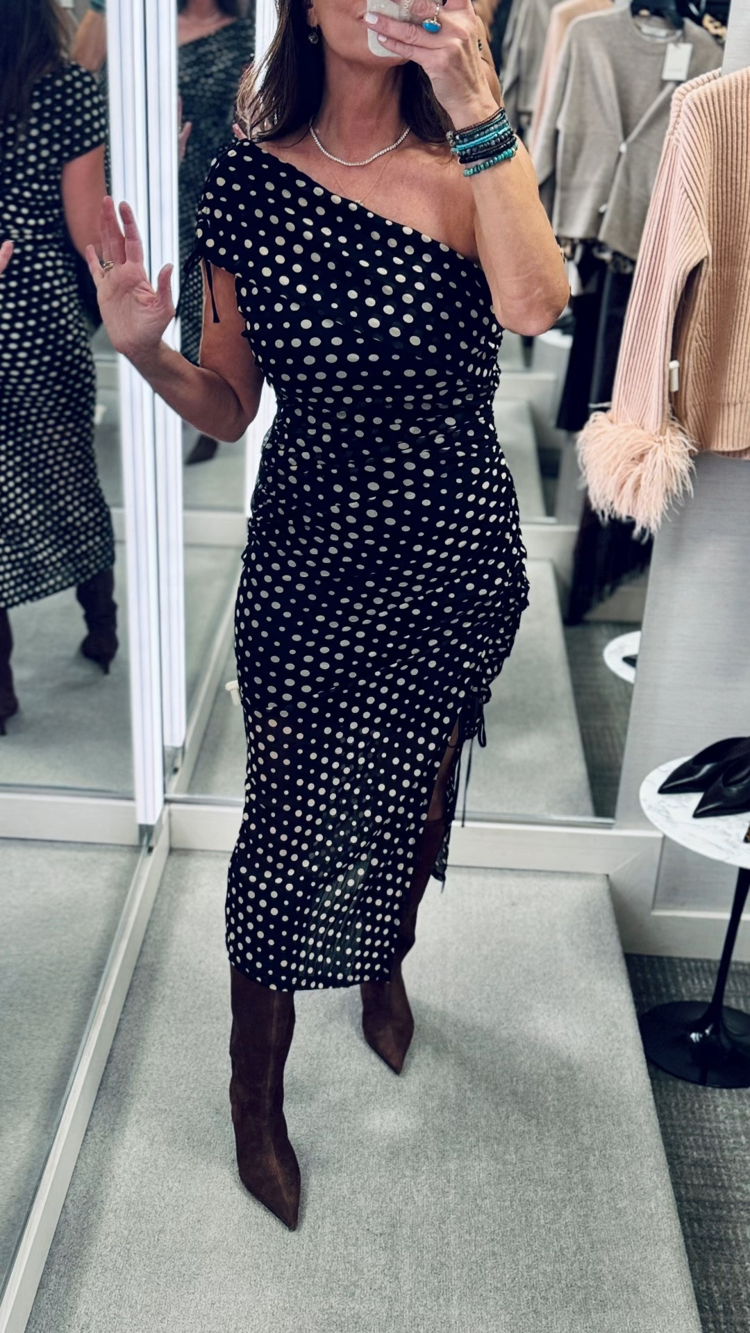 Obsessed with this under $100 dress ❤️ and boots!
Wearing large in the dress but it’s stretchy so could have done the medium too 
The polka dot is so expensive looking too