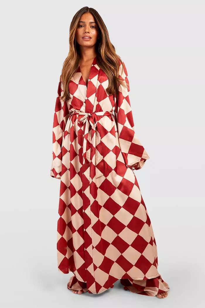 Oversized Checkerboard Print Maxi Robe | boohoo (US & Canada)