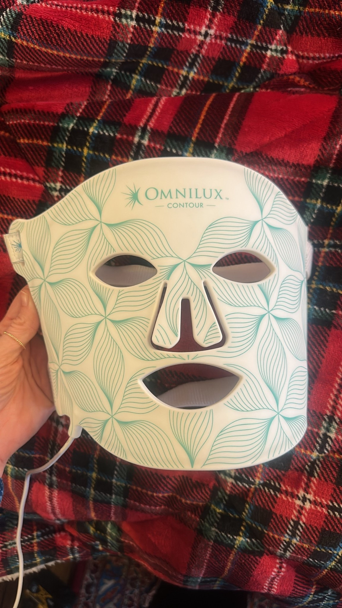 10% off the omnilux red light masks plus a free gift with purchase! 
