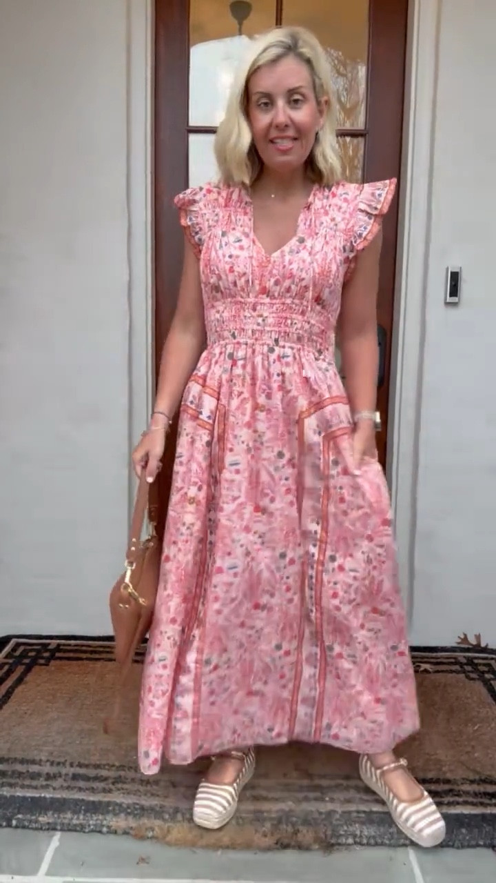 The perfect dress to throw on and go. Totally can dress this one up or down. I’m in an XS and size 8 in the shoes. 

Use my Cleobella code mixandmatch15 for 15% off ￼

#LTKWorkwear #LTKdayinmylife #LTKmomlife