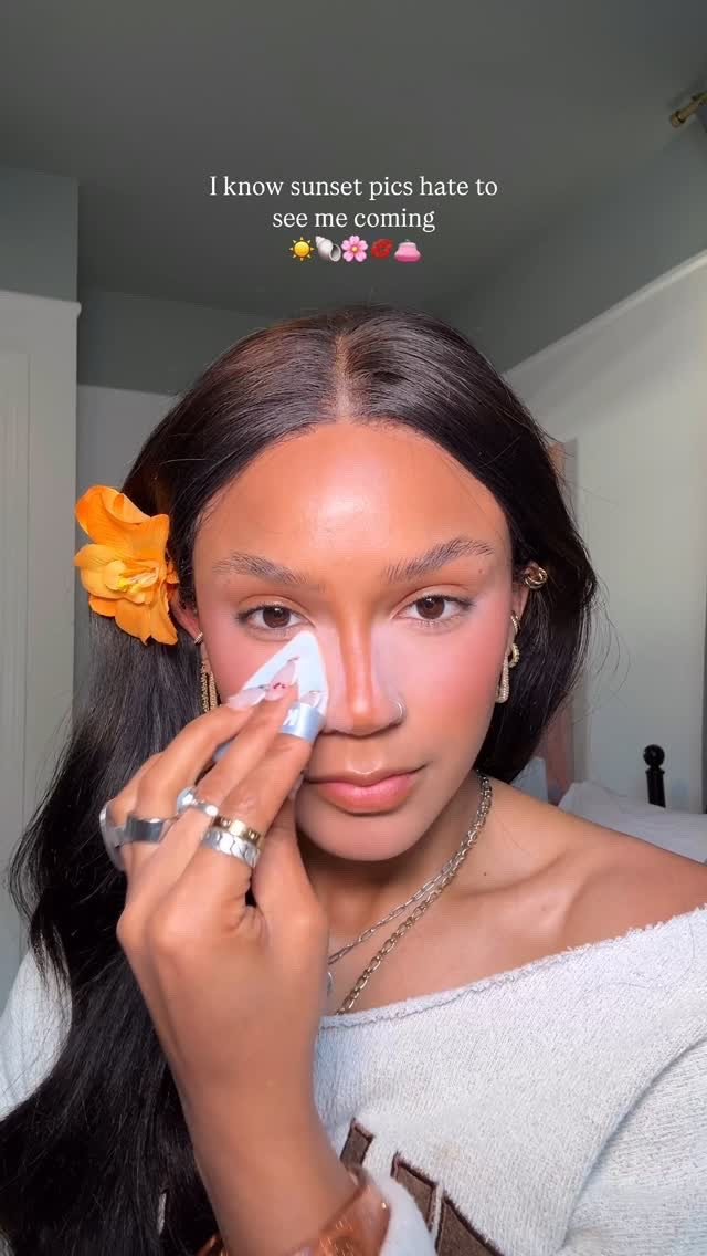 I think my favorite pictures I have ever taken 🥹💋 everything linked in my ltk❤️ #sunsetpictures #sunsetmakeup #summermakeuplook