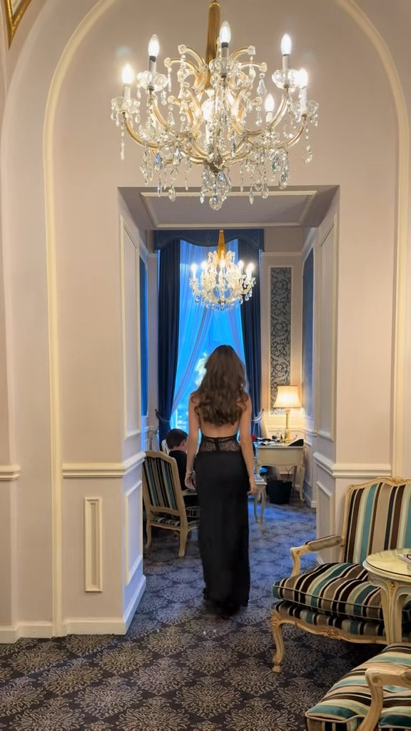 Dress with lace detail 