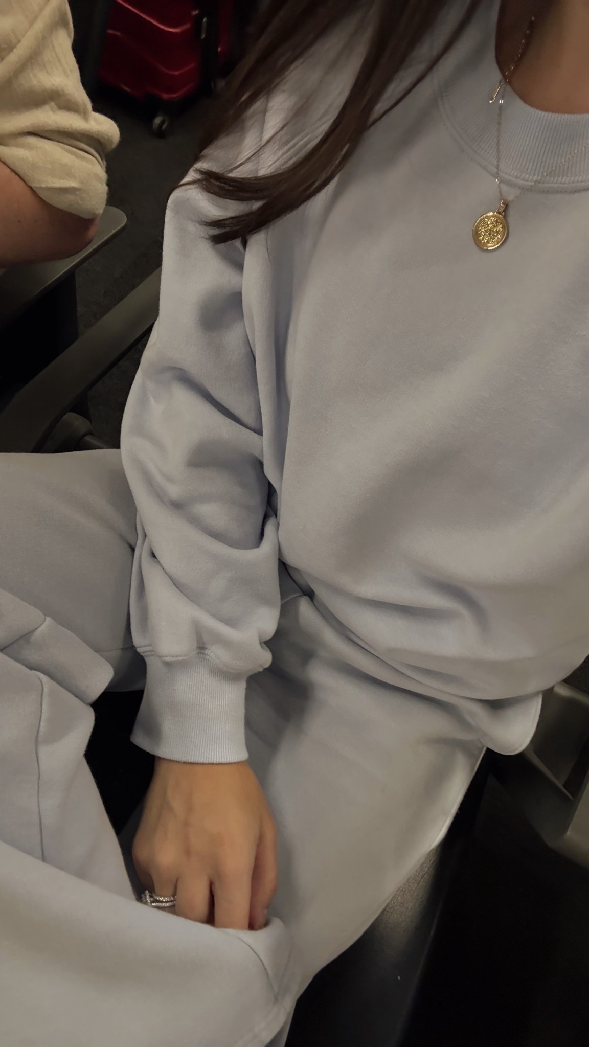 Code: GIFTSFORYOU in the Abercrombie app! 
pants - XS short,
sweatshirt - XS