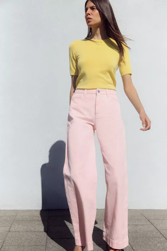 Round neck top with short sleeves. Rib trim.Yellow | 8851/001/300Product Measurements
Check in-st... | Zara US