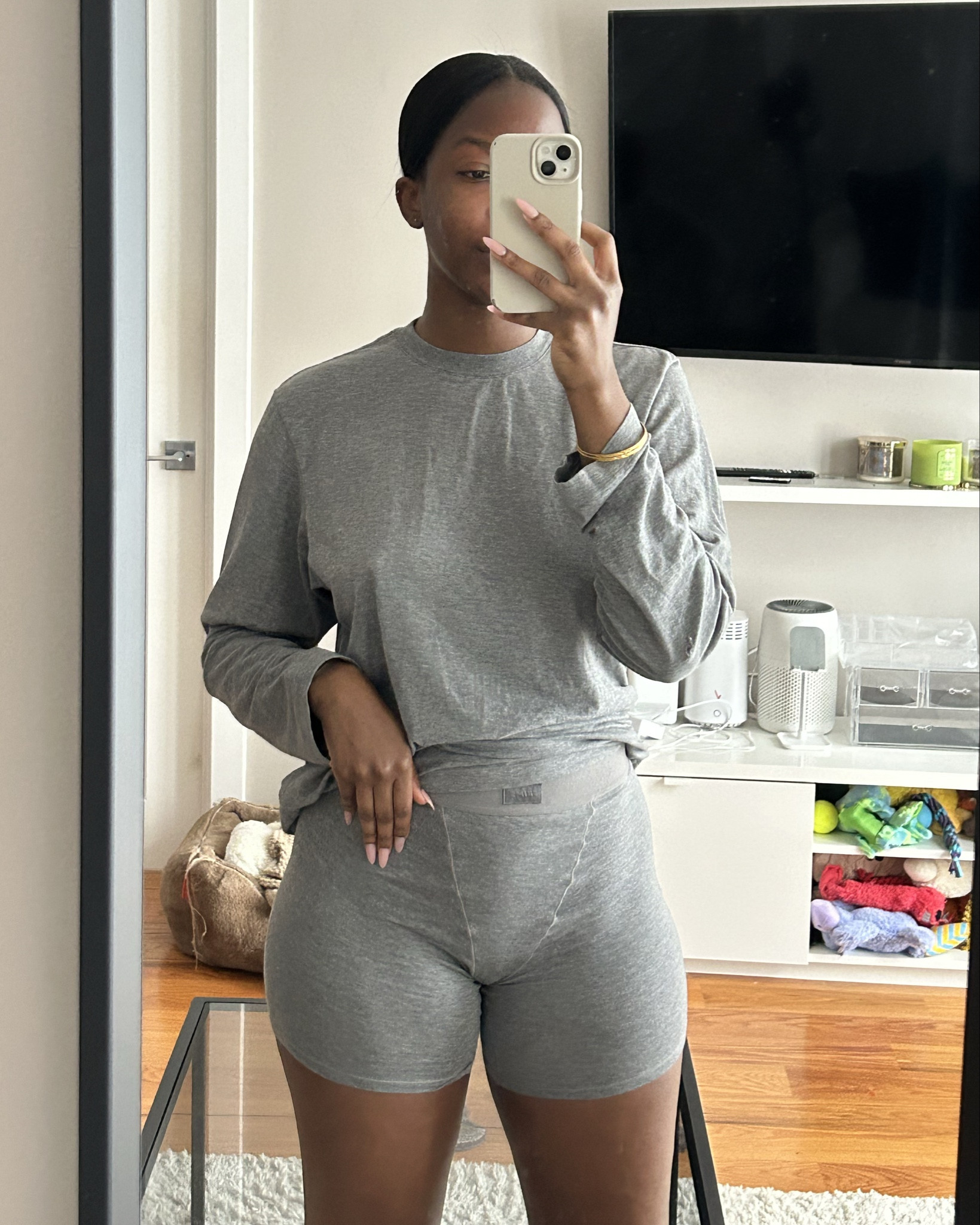 If my lounging/rot days done include a comfy matching set and a slick back bun, I don’t want it! lol jk. I’m excited for more fall time loungewear looks!🍂🍁

#LTKHome #LTKSeasonal