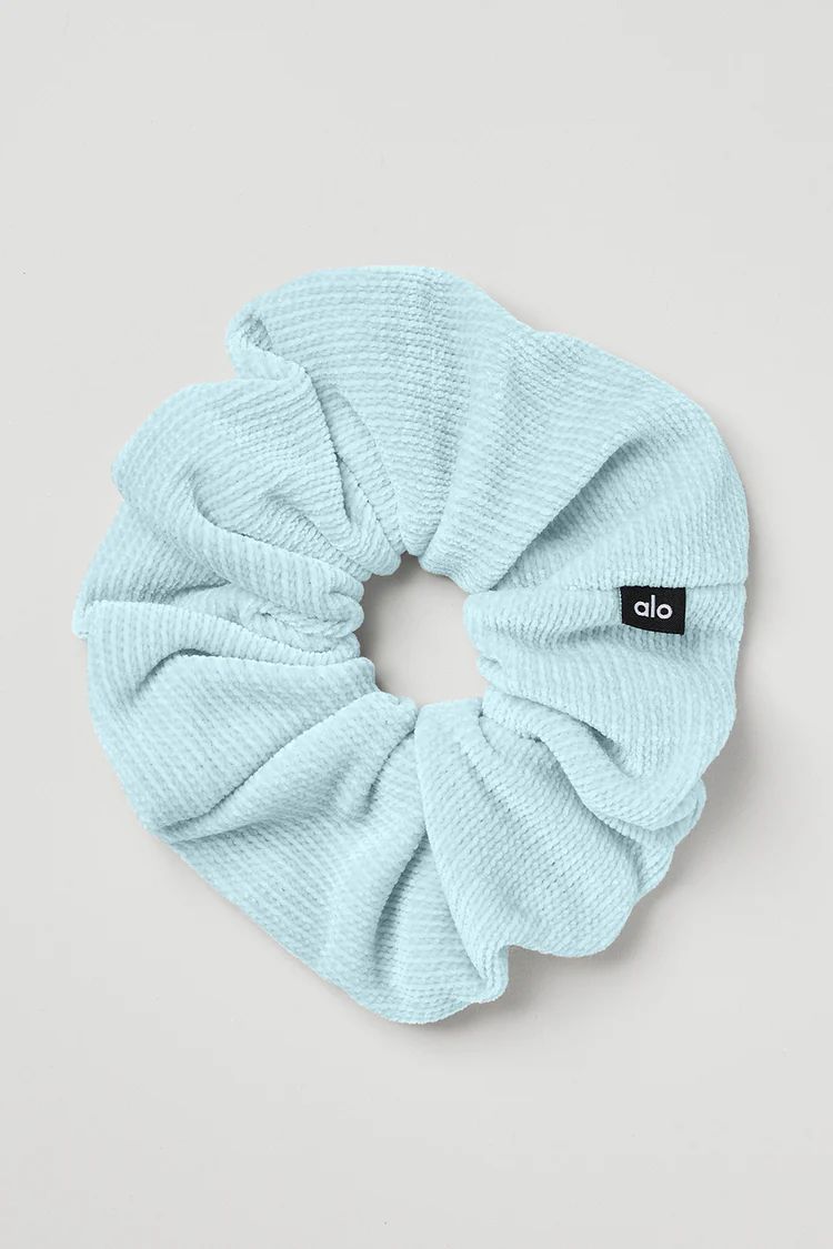 Chenille Oversized Scrunchie | Alo Yoga