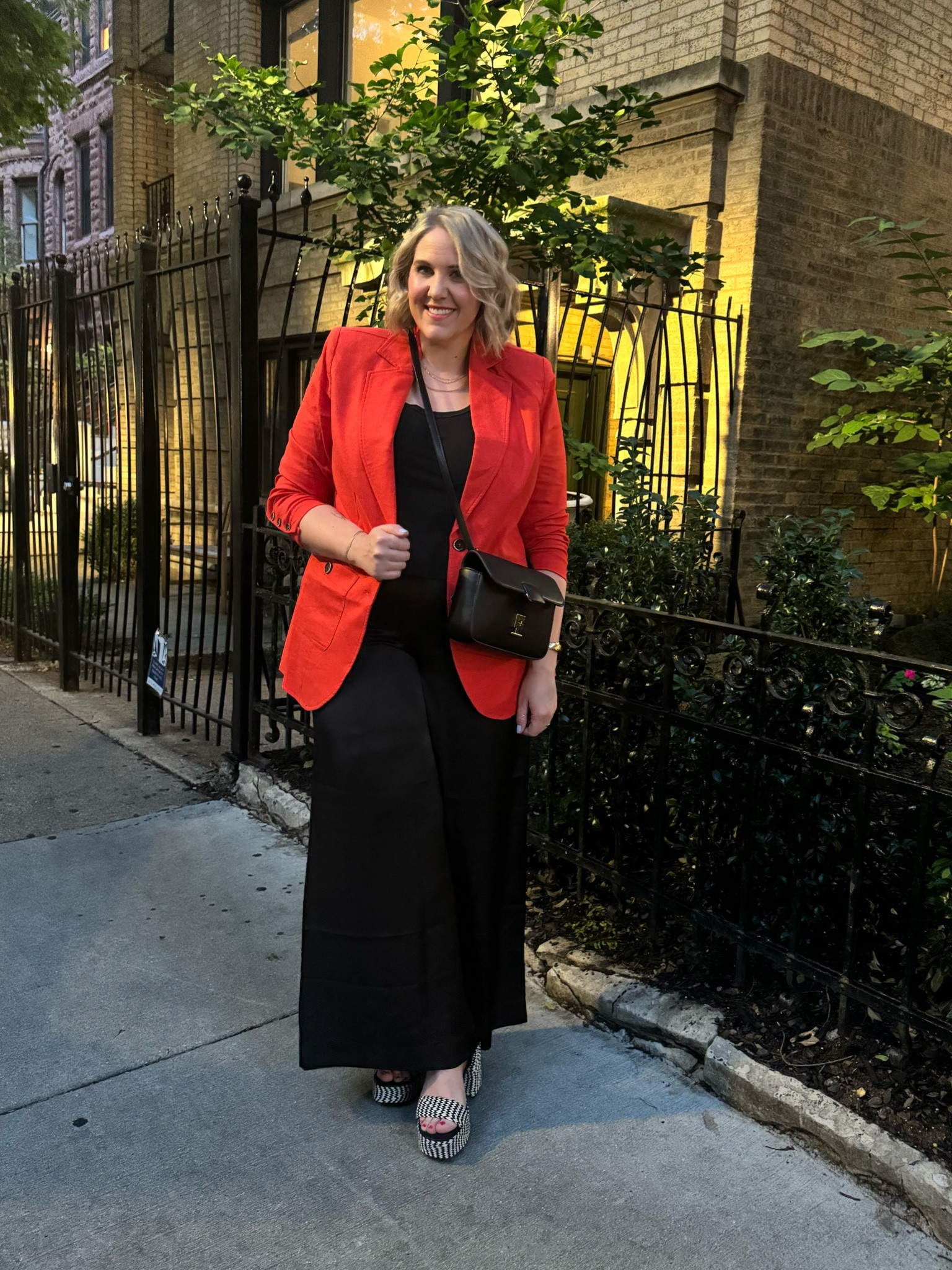 Chicago night one outfit - My blazer is a new favorite from
@universalstandard and my code INFS-AMBLINDSAYR gets you 10% off always

#LTKWorkwear #LTKSeasonal #LTKMidsize