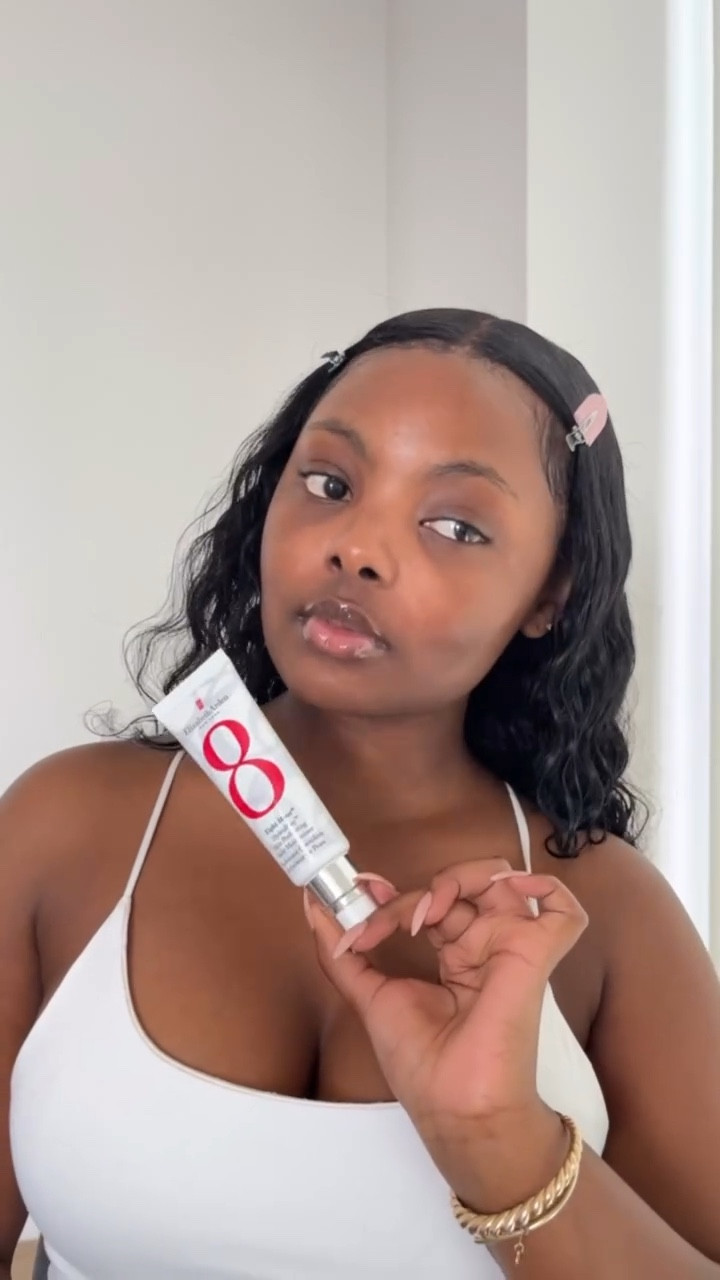 yes you heard correctly, over 88 uses! my new summer essentials and they fit into all my bags which is a bonus

@elizabetharden #love8hour #eighthourcream #summerglowup #ad