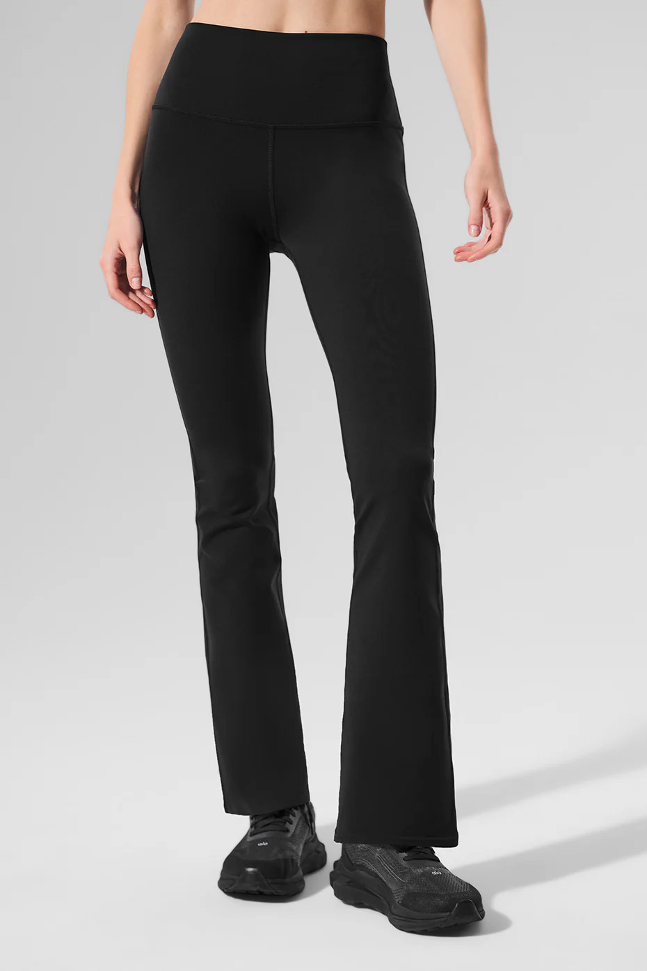 ALO | Airbrush High-Waist 7/8 Bootcut Legging in Black, Size: Small | Alo Yoga (US)