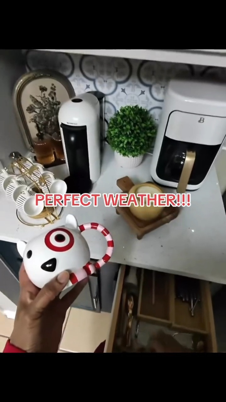 One of my Holiday Favorite!
#targetcreator #iceout 

#LTKdayinmylife #LTKSeasonal