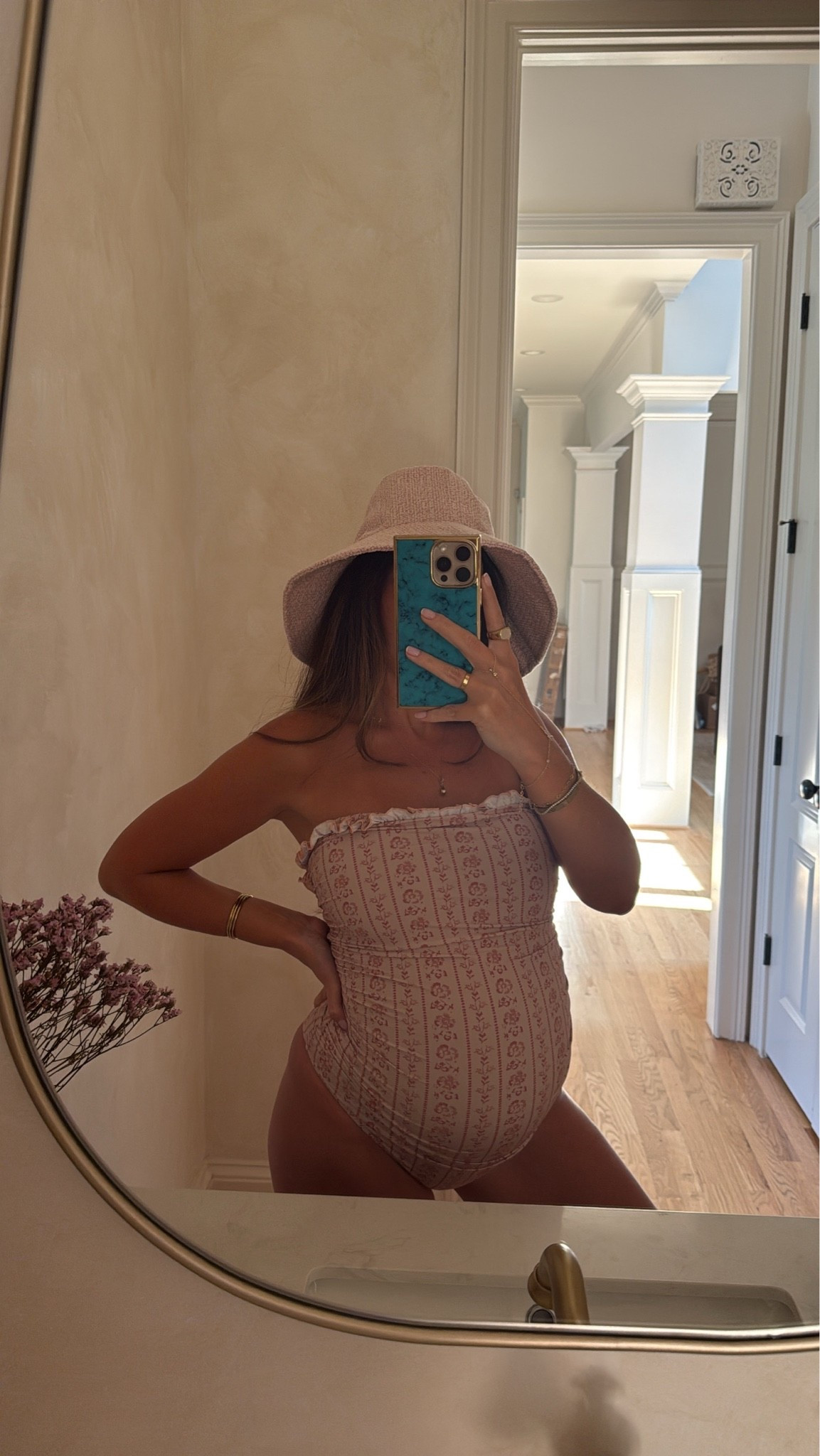 M in one piece - code GBCLARK for phone case