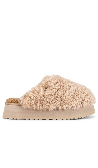 Maxi Curly Platform Slipper in Sand | Revolve Clothing (Global)