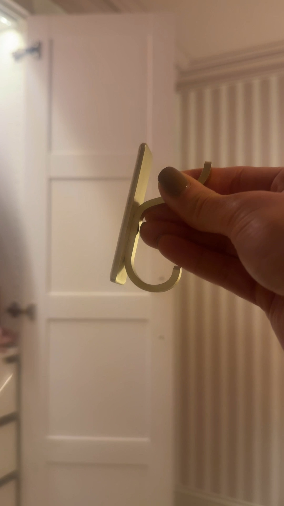 Excellent self adhesive hooks for the inside of your wardrobe or the back of a door. Great way to store all your hats, bags and accessories 