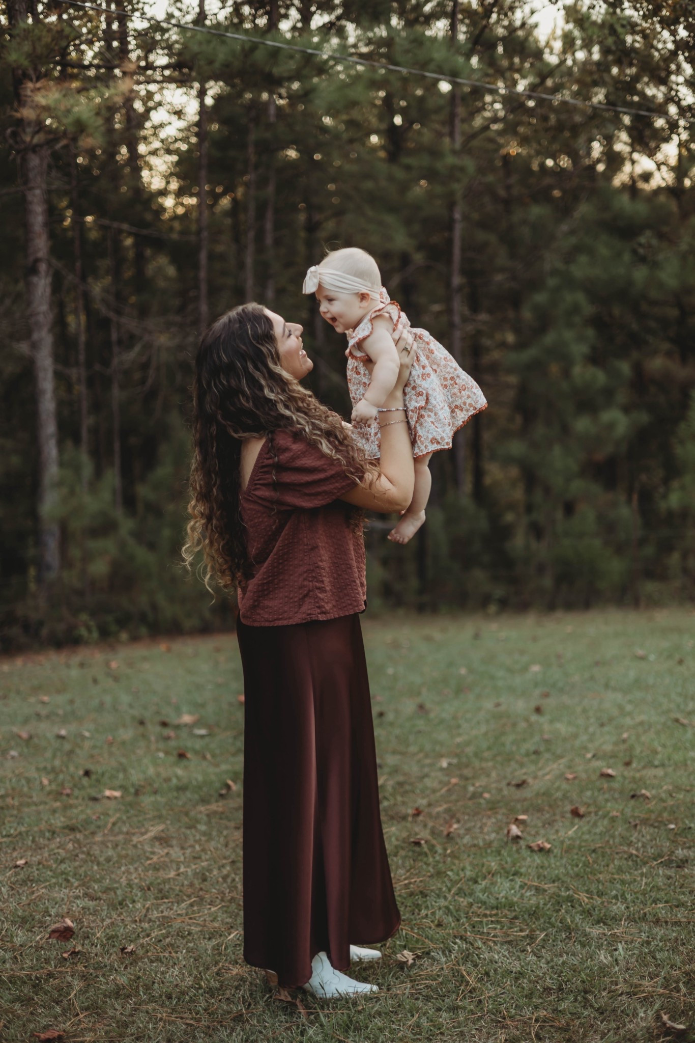 Fall family photo tip: start with your outfit first — then build the palette around it 🤎 I got caught up trying to make everything match perfectly, but stepping back and mixing tones instead of matching shades made everything come together effortlessly 🍂

Aerie major sale 

#LTKSeasonal #LTKFamily #LTKHalloween