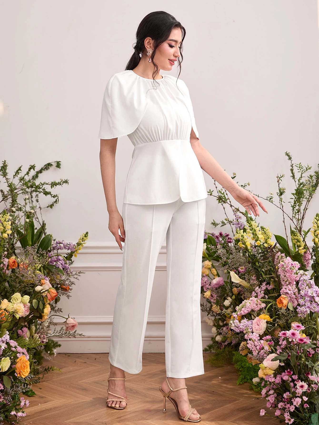 SHEIN Modely manches cape Top péplum & Pantalon ample  SKU: sw2212305883200924(18 Commentaires)1... | SHEIN