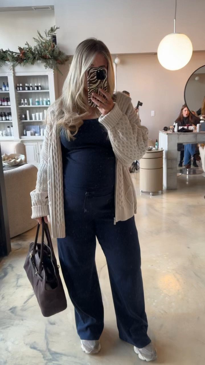 Ootd✨ everything is on sale from Aritzia!!! 

Cardigan- XL
Top- large
Bottoms- XL

#LTKootd #LTKSaleAlert #LTKMidsize