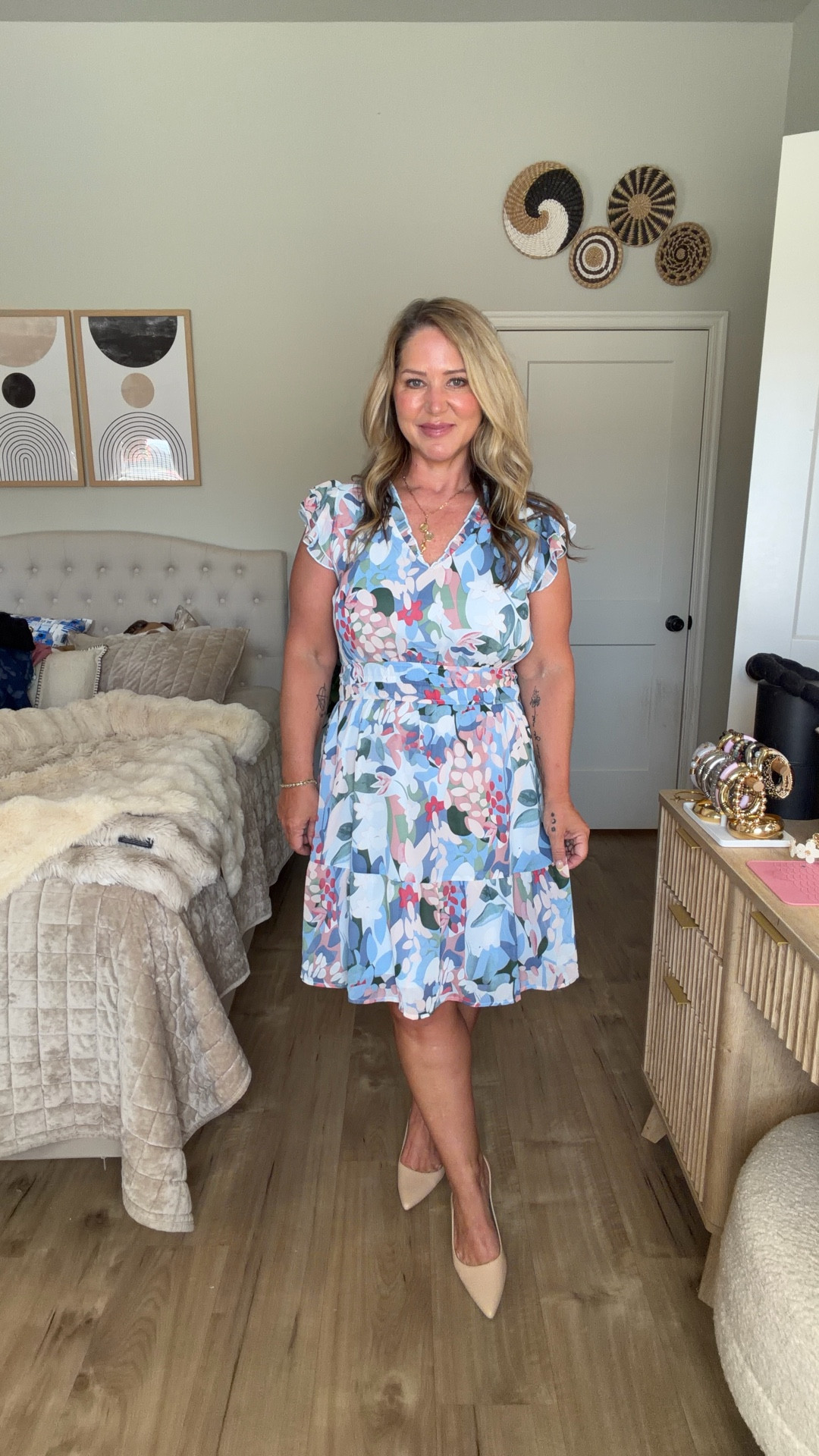 Size large
Shoes tts 

#LTKPetite #LTKMidsize #LTKOver40