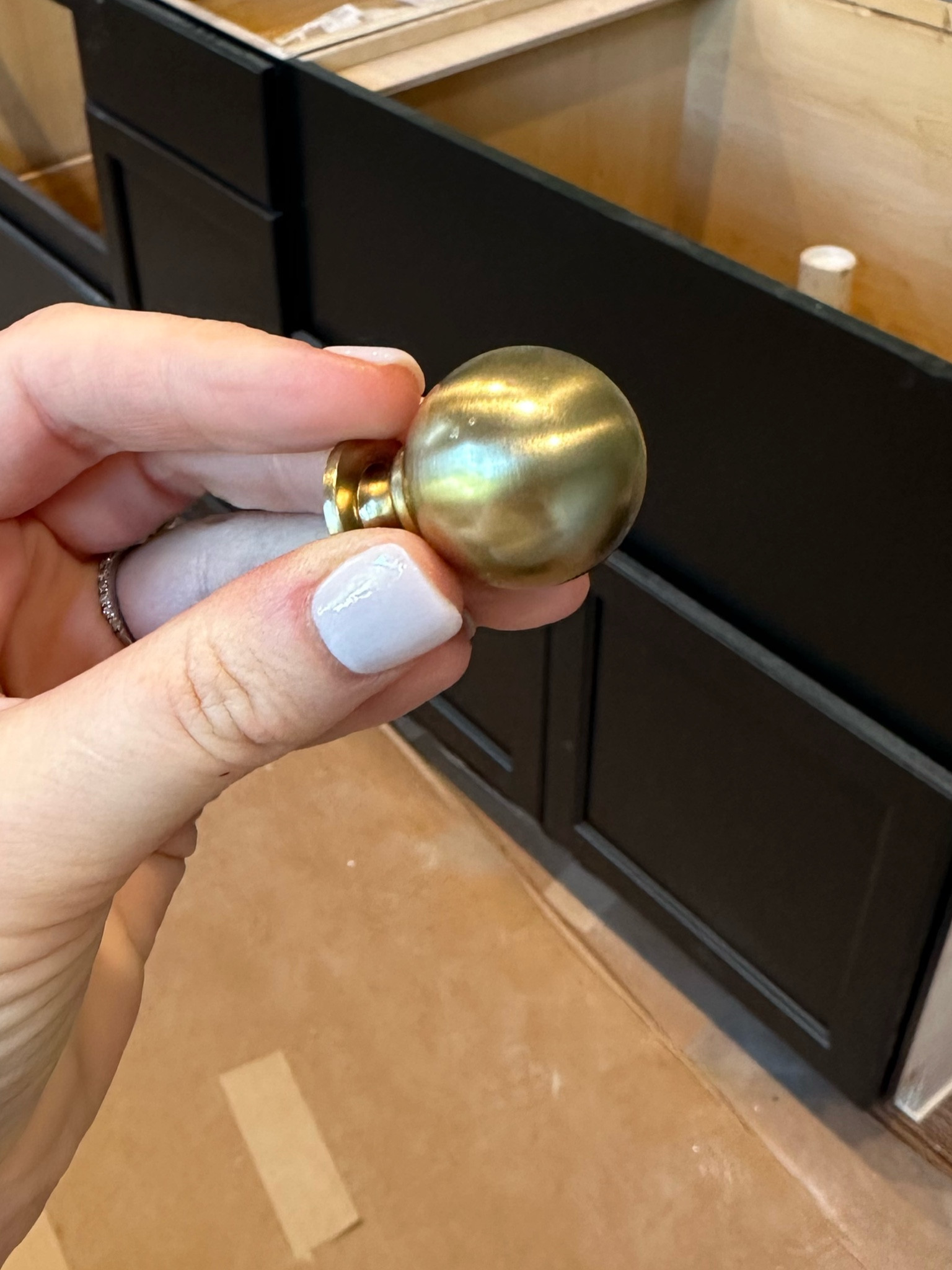 Hardware, kitchen, knobs, brass knobs, gold knobs, kitchen hardware, brass kitchen hardware, gold kitchen hardware, Amazon, Amazon home find, great deal, kitchen Reno, no demo reno 

#LTKStyleTip #LTKHome #LTKFindsUnder50